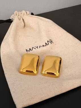 Mayamar Bold Rectangular Earrings